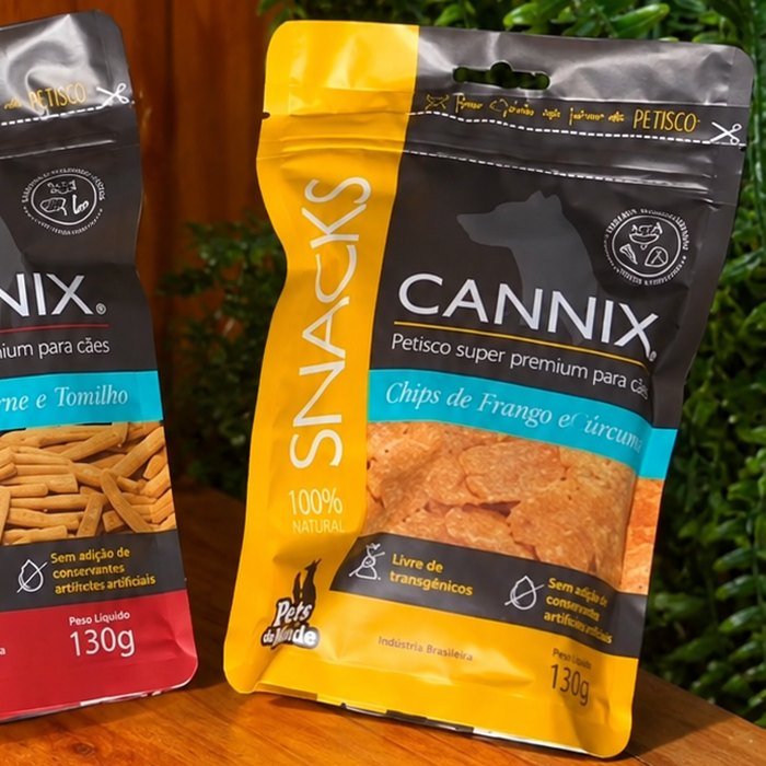 Pacote Cannix Snacks de chips de frango e cúrcuma